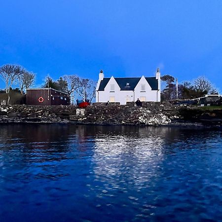Carnmhor, Isle Of Skye - Stunning 242 Year Old Cottage On Its Own Sea Shore! Breakish 外观 照片