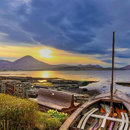 Carnmhor, Isle Of Skye - Stunning 242 Year Old Cottage On Its Own Sea Shore! Breakish 外观 照片