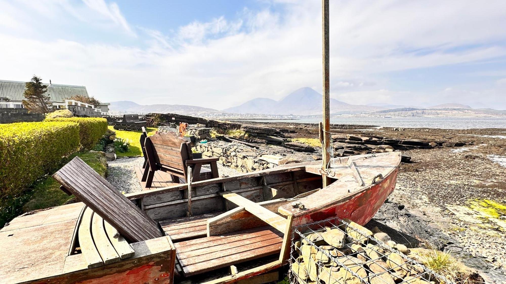 Carnmhor, Isle Of Skye - Stunning 242 Year Old Cottage On Its Own Sea Shore! Breakish 外观 照片