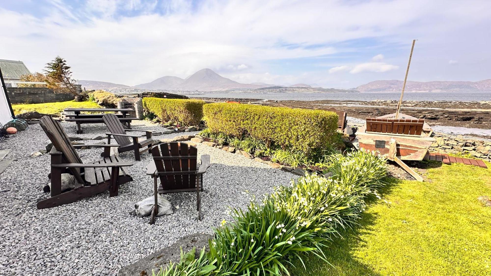 Carnmhor, Isle Of Skye - Stunning 242 Year Old Cottage On Its Own Sea Shore! Breakish 外观 照片