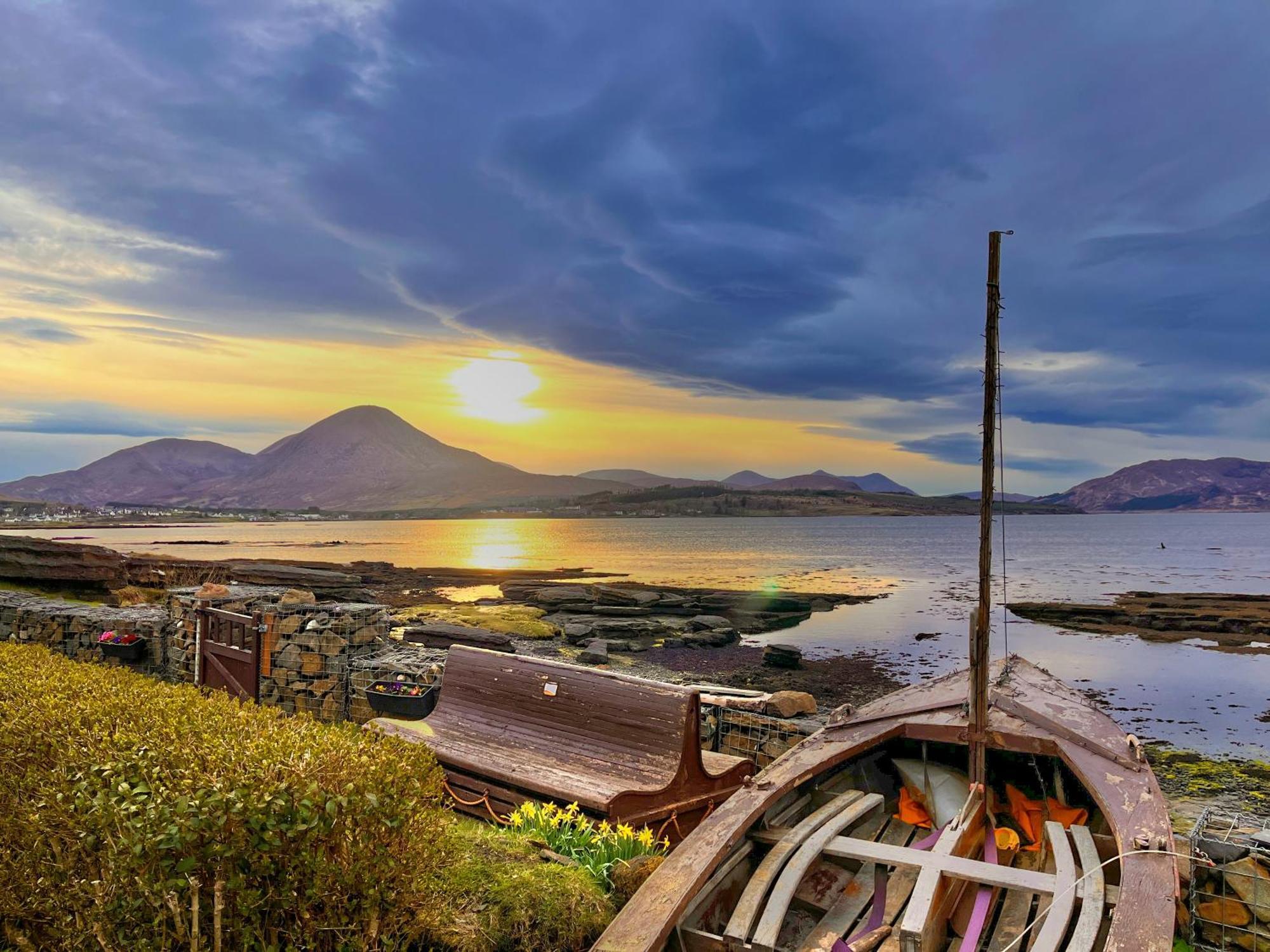 Carnmhor, Isle Of Skye - Stunning 242 Year Old Cottage On Its Own Sea Shore! Breakish 外观 照片