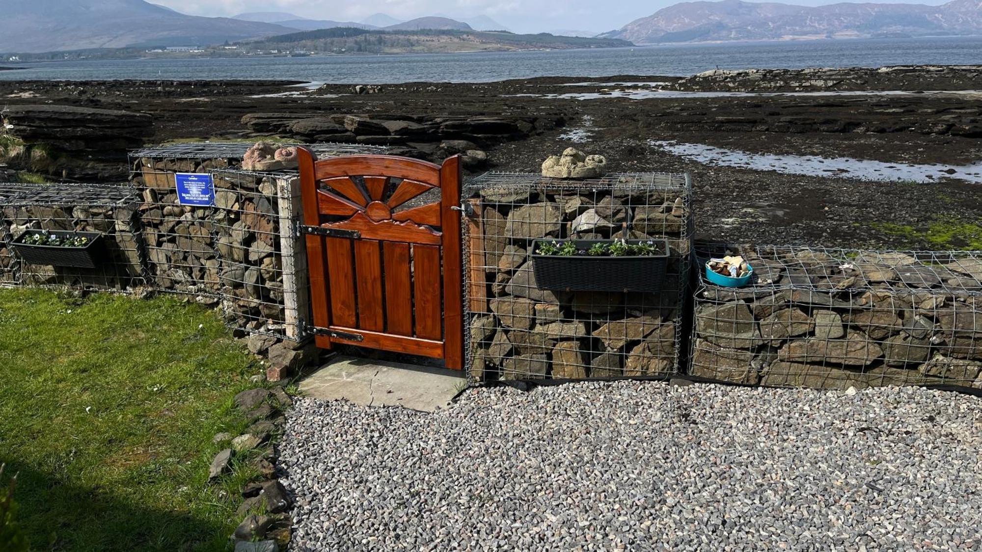 Carnmhor, Isle Of Skye - Stunning 242 Year Old Cottage On Its Own Sea Shore! Breakish 外观 照片