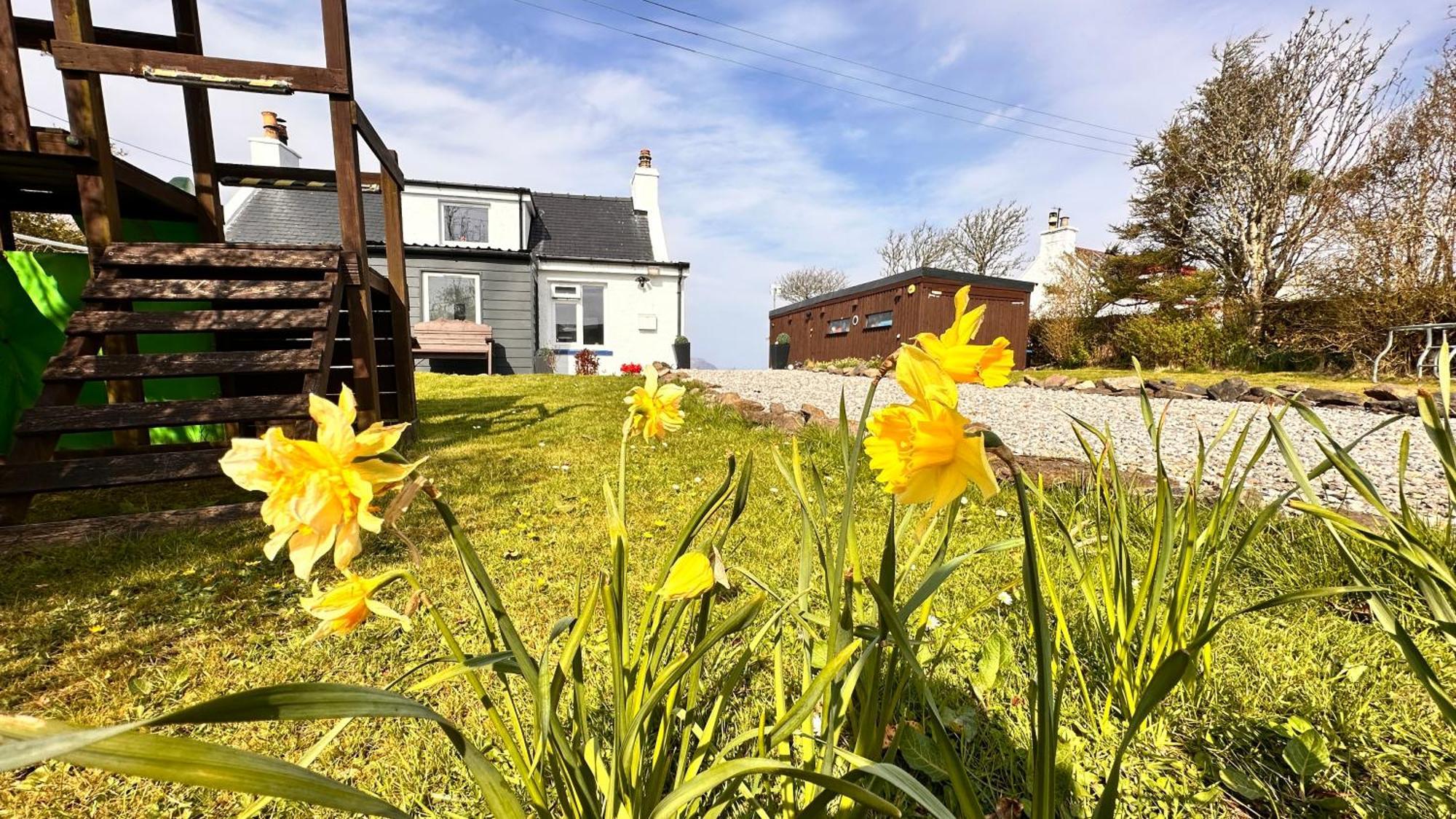 Carnmhor, Isle Of Skye - Stunning 242 Year Old Cottage On Its Own Sea Shore! Breakish 外观 照片