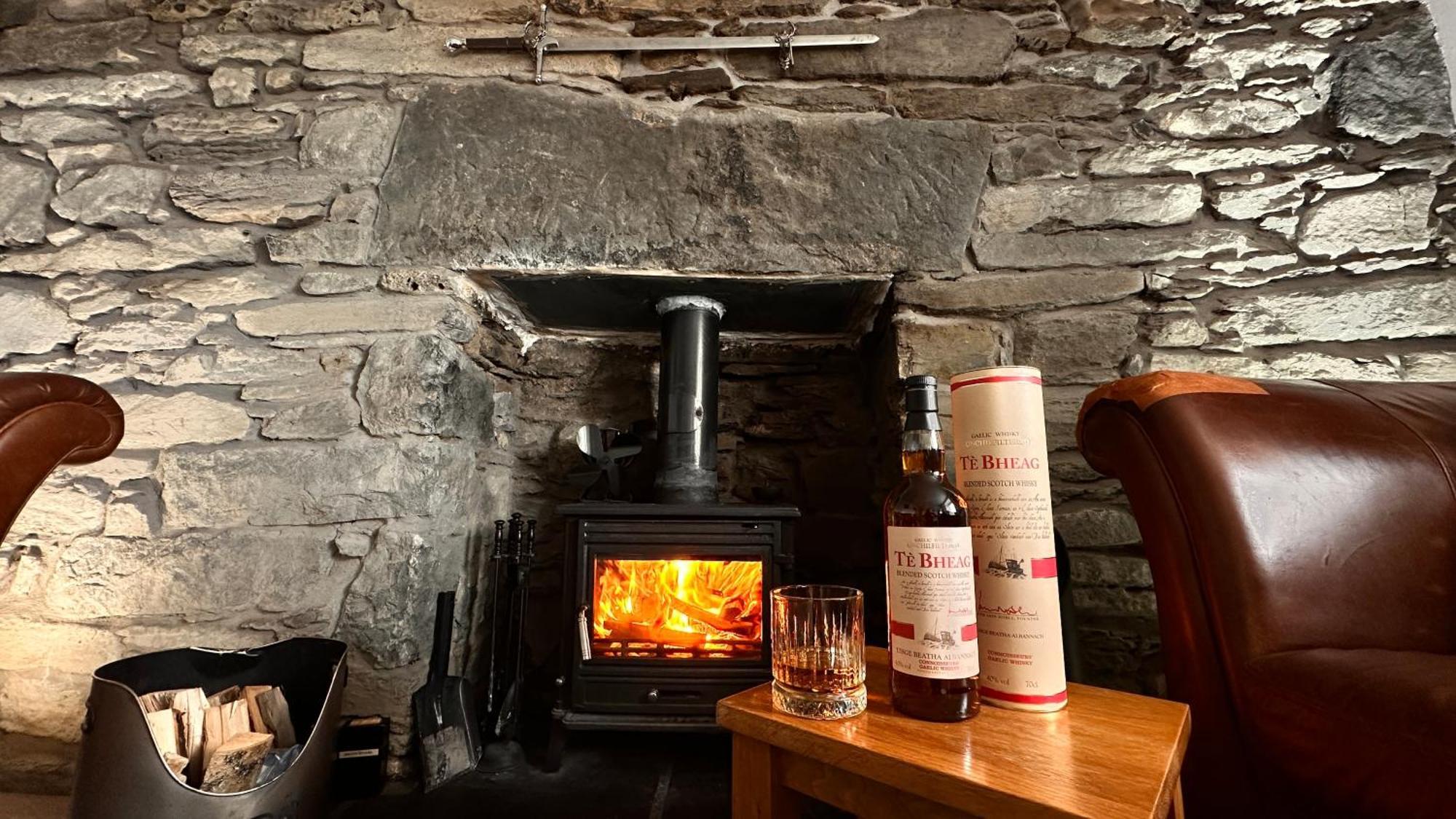 Carnmhor, Isle Of Skye - Stunning 242 Year Old Cottage On Its Own Sea Shore! Breakish 外观 照片